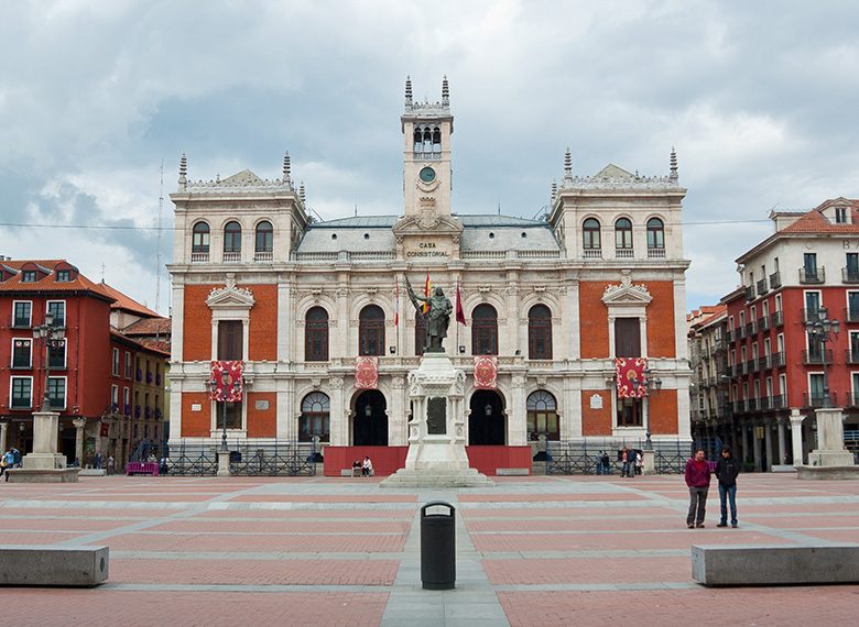 Ayuntamiento_de_la_ciudad_en_la_Plaza_Mayor_de_Valladolid
